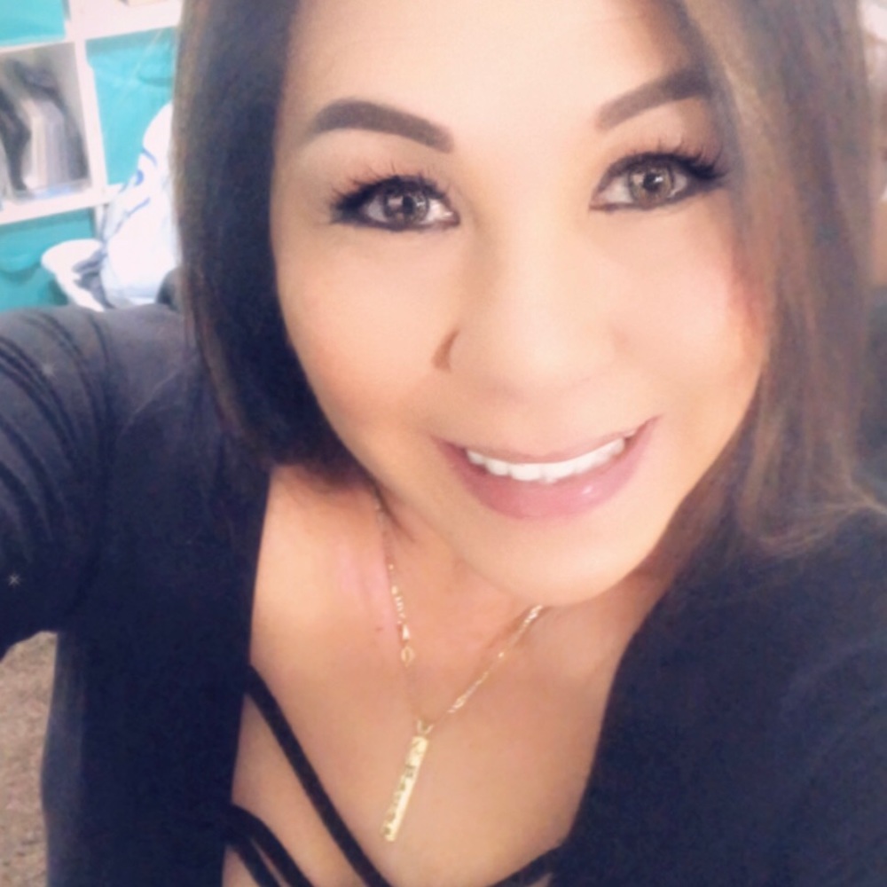Meet your Posher, Marie 💕 From the island of 671